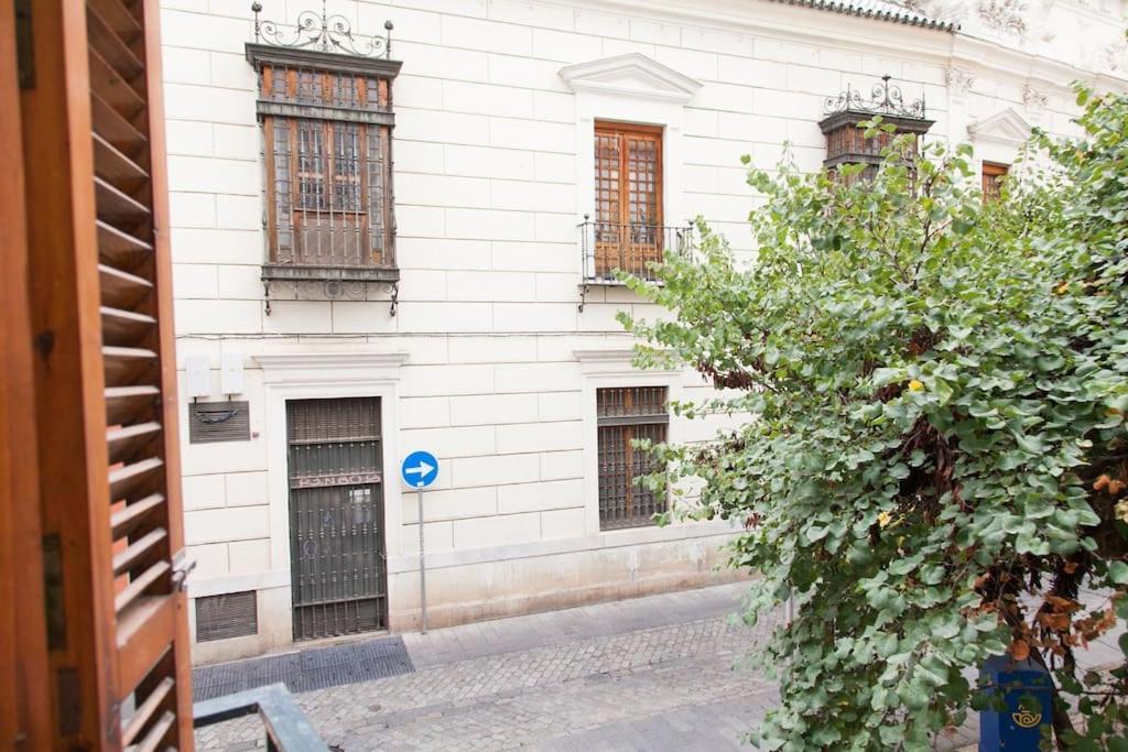 Modern & Apartment. Old Town. Private Parking Appartement Sevilla